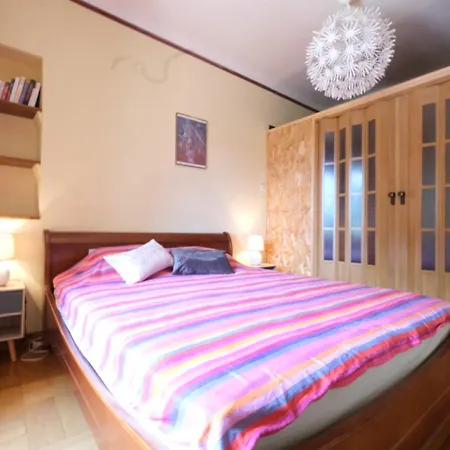 Holiday home Pleasant Villa: Poolside Retreat In Moules