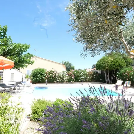 Pleasant Villa: Poolside Retreat In Moules